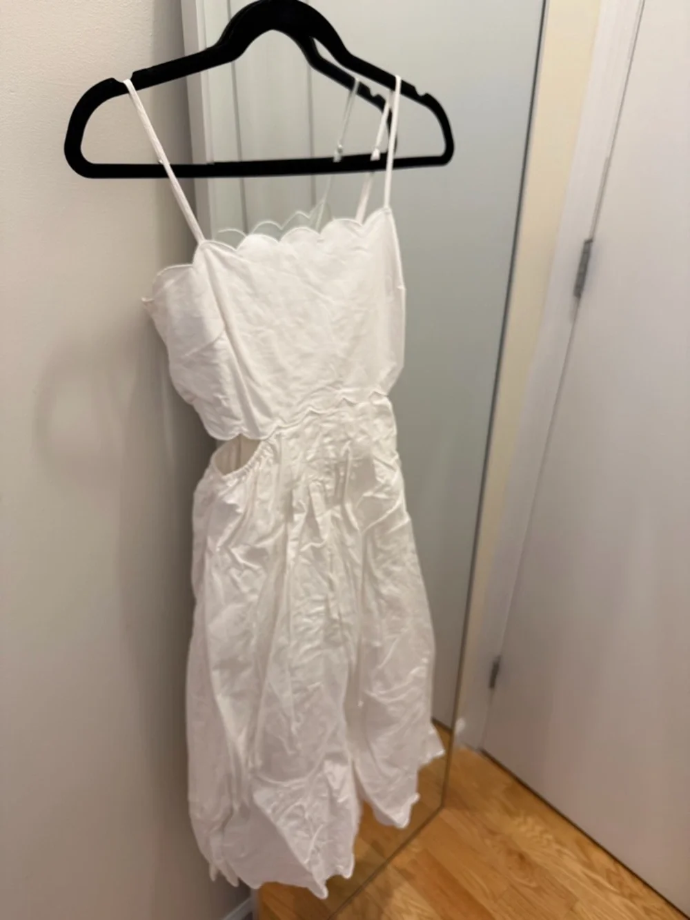 Lucy Paris White Scalloped Cutout Midi Dress - Picture 4 of 4